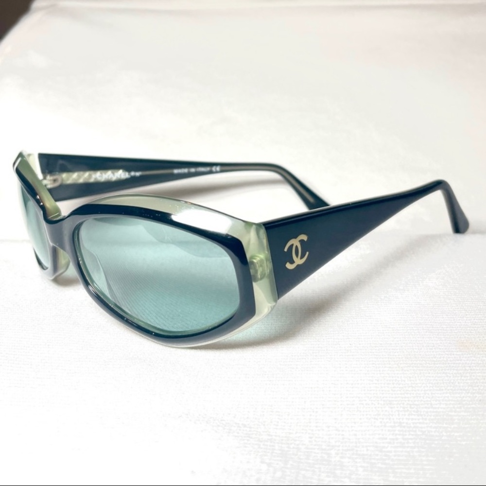 Chanel trendy sun glasses